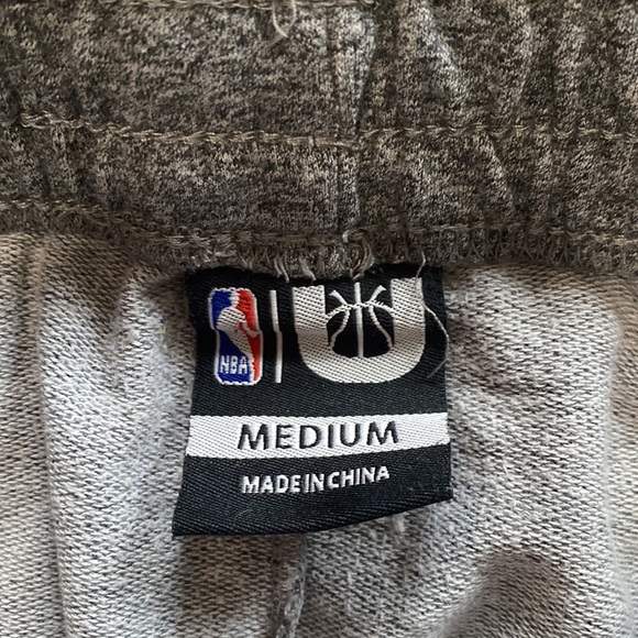 Cleveland Cavaliers Joggers - Picture 2 of 3